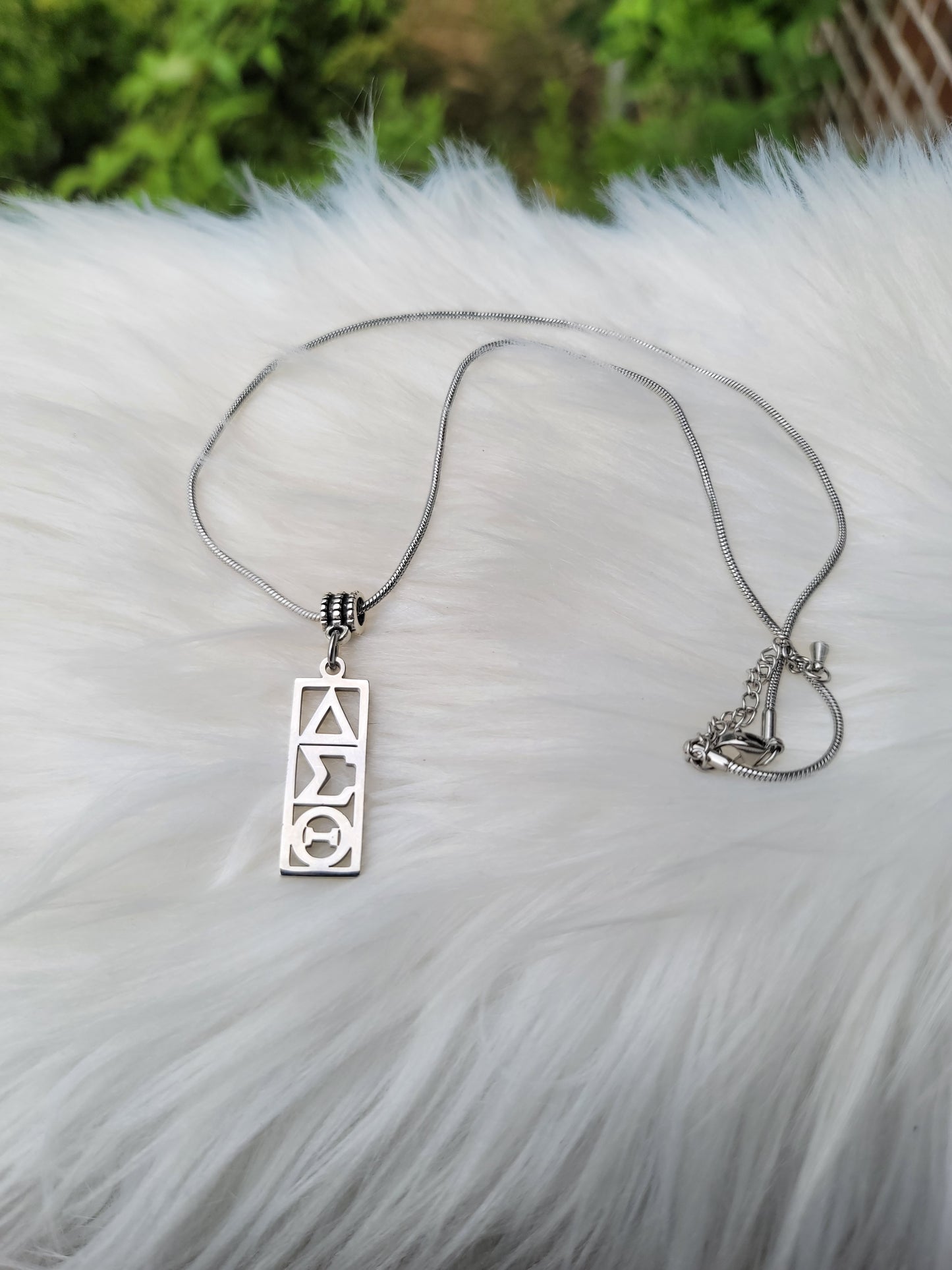 Delta Sigma Theta Vertical necklace- Sorority necklace - Delta Jewelry - Delta Sigma Theta gift - HBCU - Divine Nine Sororities