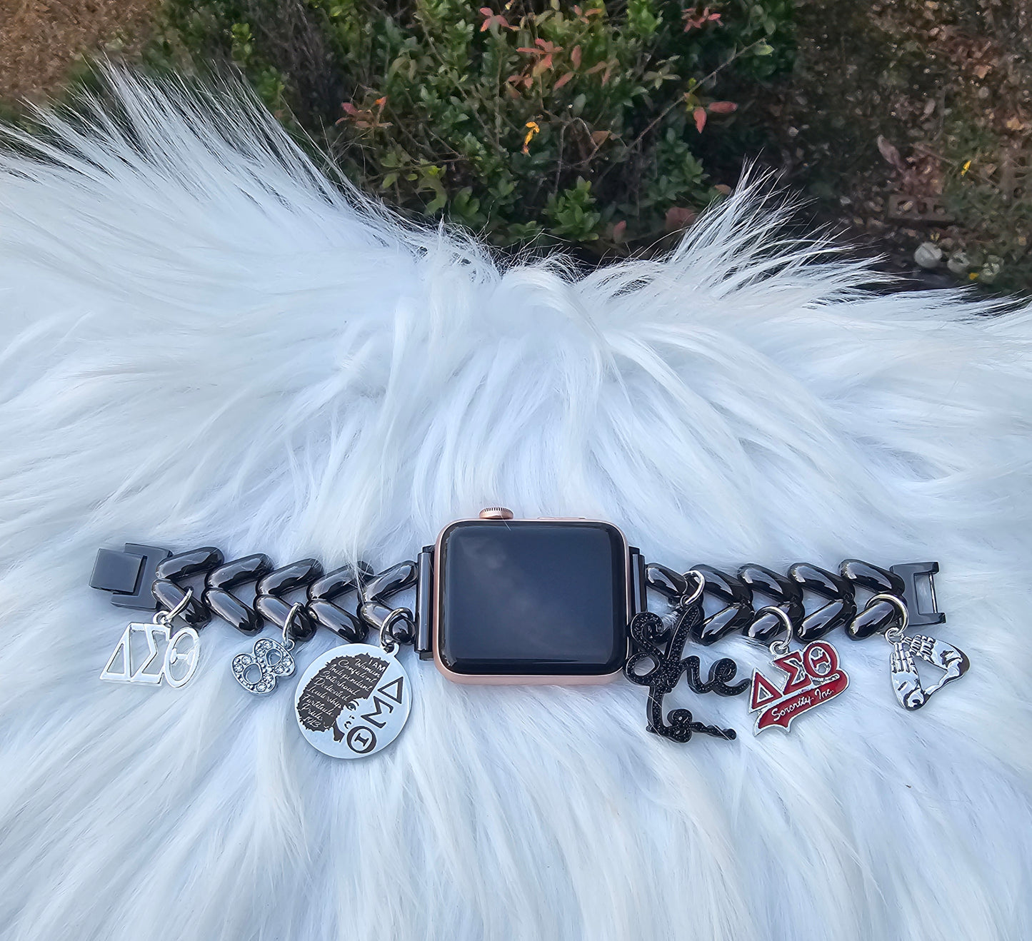 Delta Sigma Theta Custom Fit Sorority Apple Link Watch Band (please message with line number if would like added to design)