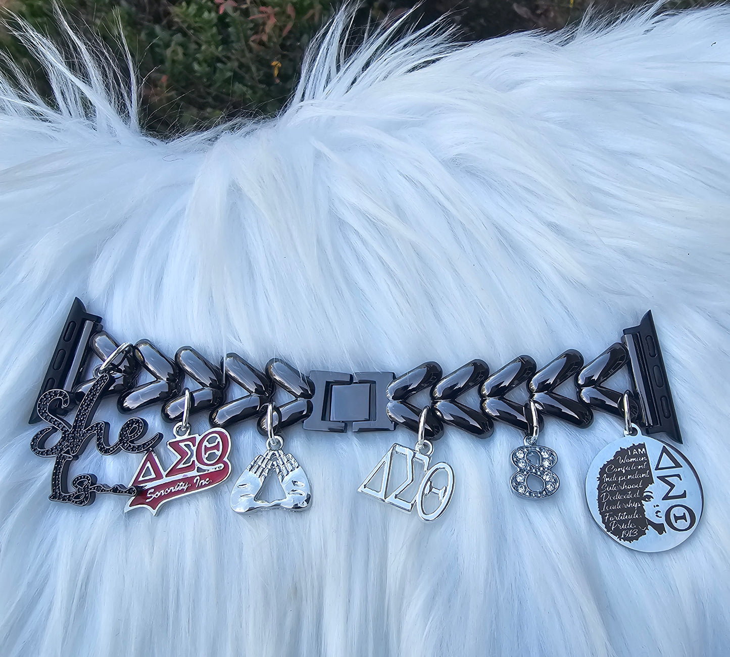 Delta Sigma Theta Custom Fit Sorority Apple Link Watch Band (please message with line number if would like added to design)
