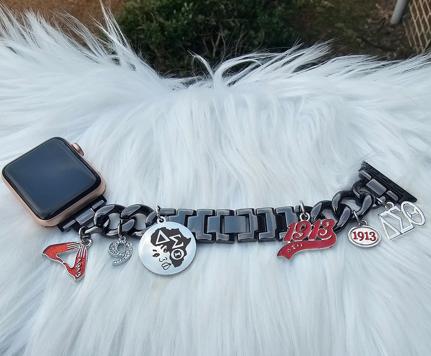 Delta Sigma Theta Custom Fit Sorority Apple Link Watch Band (please message with line number if would like added to design)