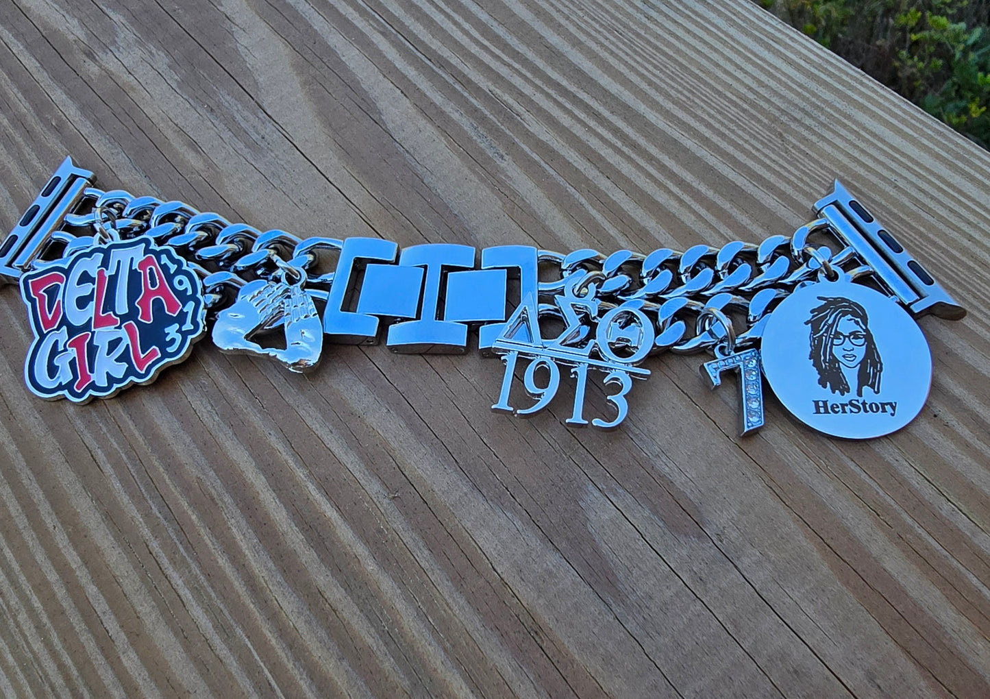 DST Delta Girl Custom Fit Sorority Apple Link Watch Band (Please message shop with line number if you would like added to design)