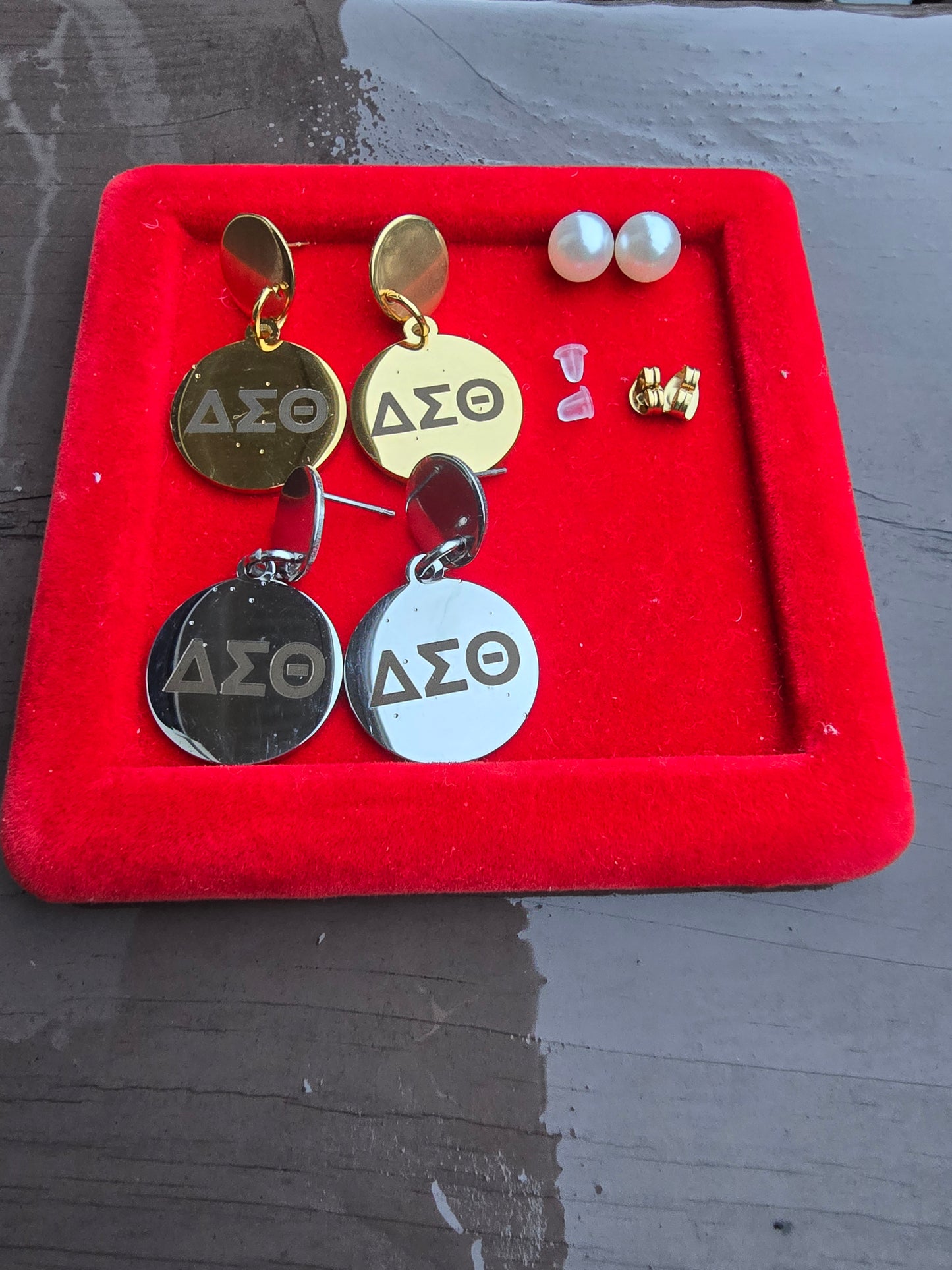 Delta Sigma Theta Dangling Earrings - DST Earrings - Delta Sigma Theta earrings - Sorority Jewelry - Sorority earrings
