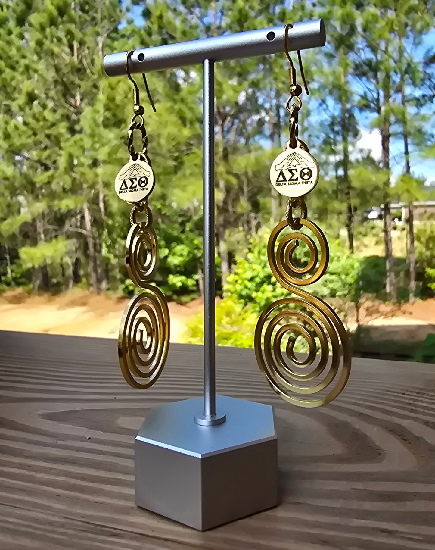 Delta Earrings - DST Earrings - Delta Sigma Theta earrings - Sorority Jewelry - Jewelry - FREE SHIPPING