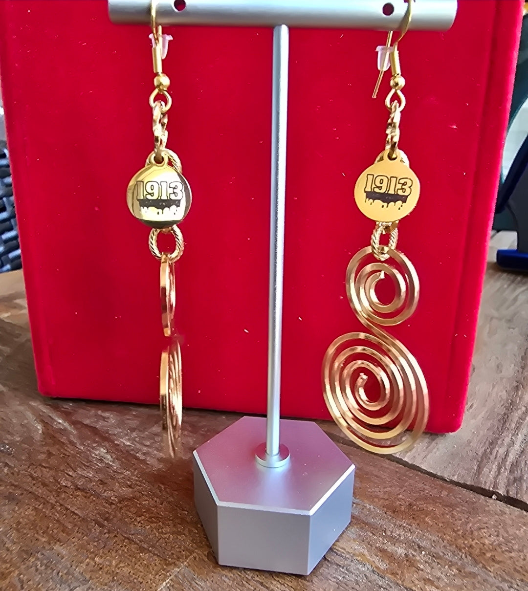 Delta Earrings - DST Earrings - Delta Sigma Theta earrings - Sorority Jewelry - Jewelry - FREE SHIPPING