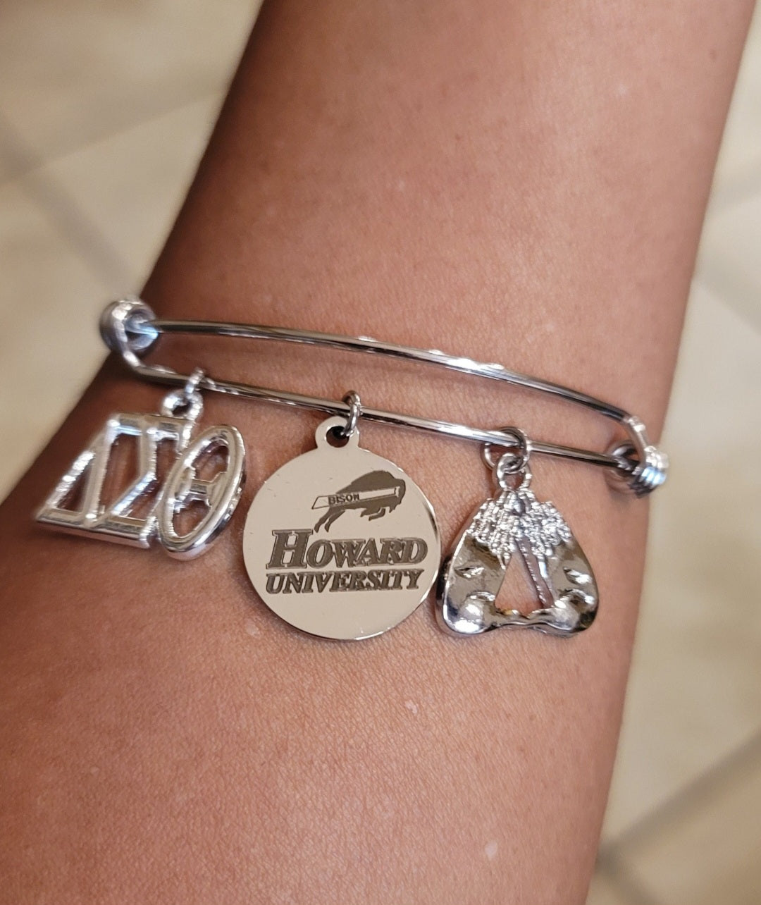 Howard University Delta Bracelet - HBCU - Delta Sigma Theta Bracelet - Sorority Bracelet - DST University bracelet - Sorority Jewelry - HU