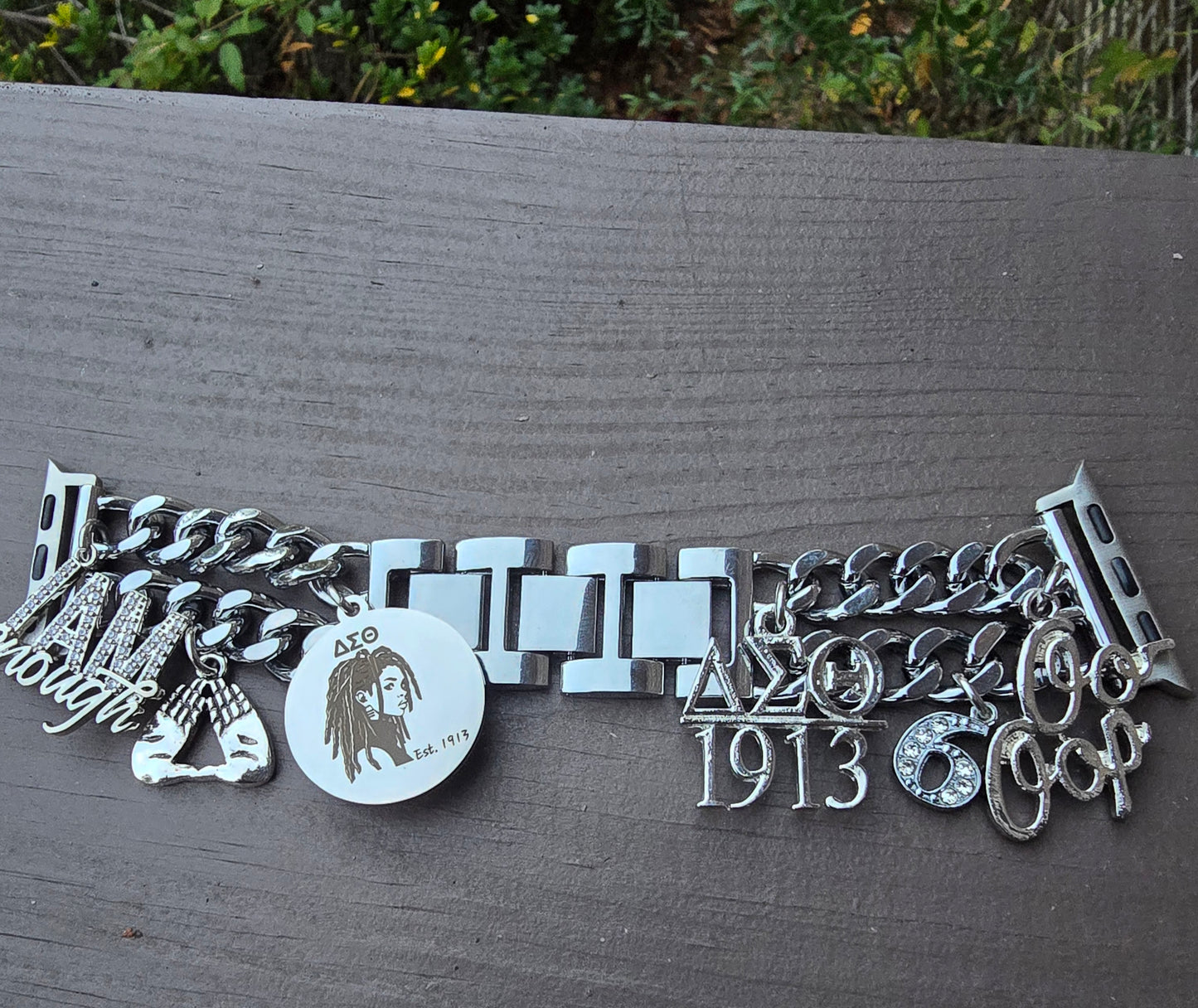 Delta Sigma Theta Custom Fit Sorority Apple Link Watch Band (Please message shop with line number if you would like added to design)