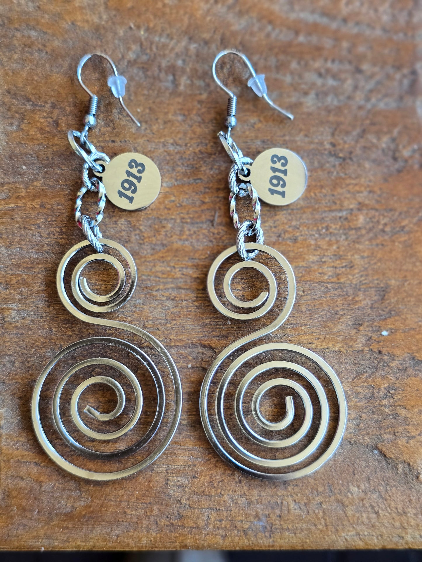 Delta Earrings - DST Earrings - Delta Sigma Theta earrings - Sorority Jewelry - Jewelry - FREE SHIPPING