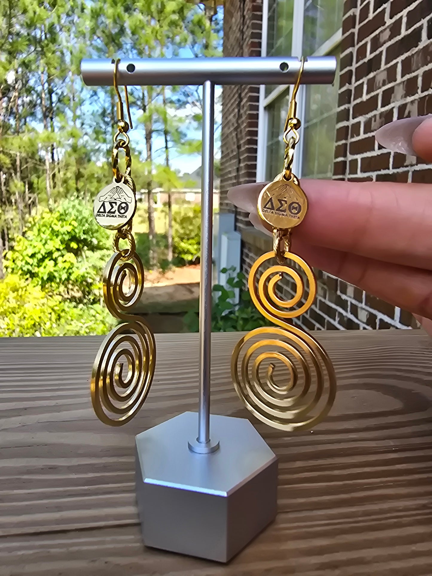 Delta Earrings - DST Earrings - Delta Sigma Theta earrings - Sorority Jewelry - Jewelry - FREE SHIPPING
