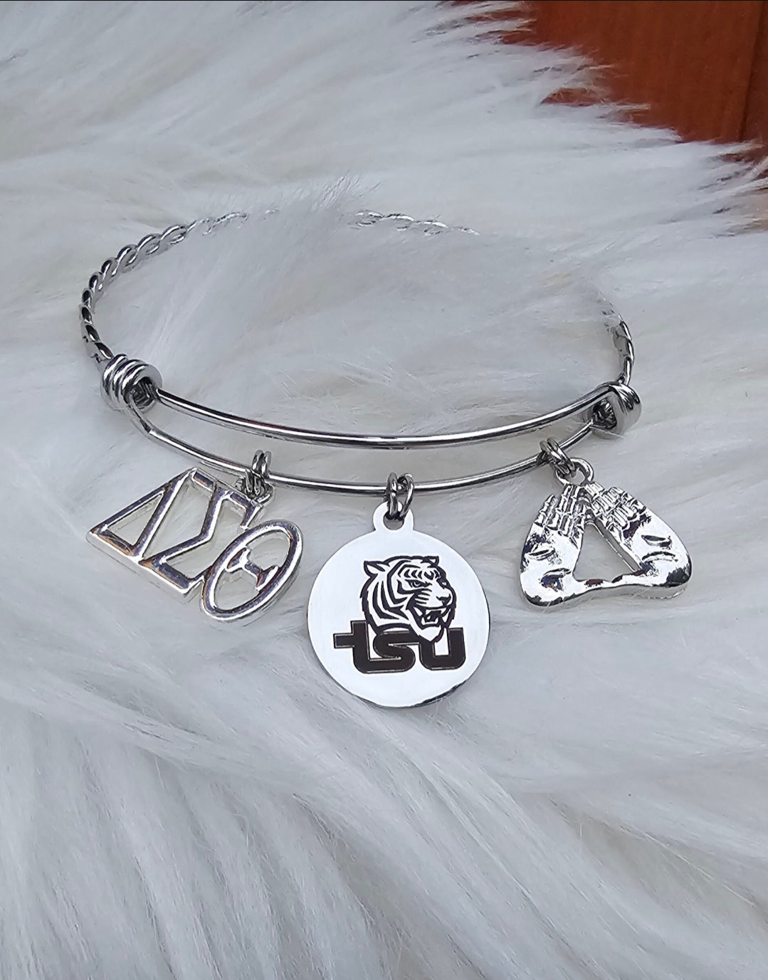 Delta Bracelet - HBCU - Delta Sigma Theta Bracelet - Sorority Bracelet - DST - Tennesee State University - Sorority Jewelry - TSU