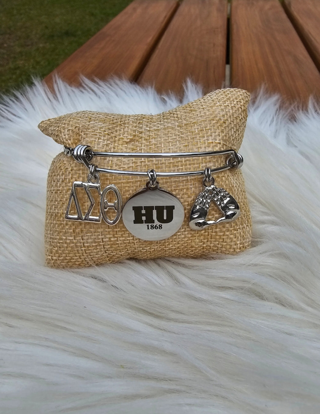 Howard University Delta Bracelet - HBCU - Delta Sigma Theta Bracelet - Sorority Bracelet - DST University bracelet - Sorority Jewelry - HU