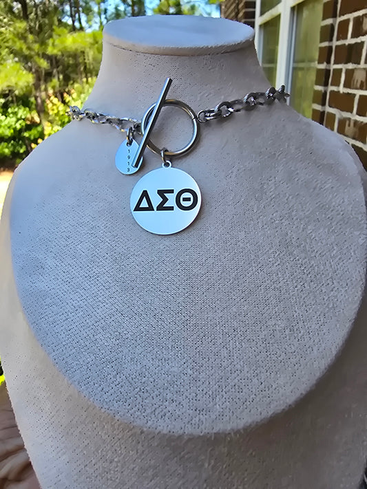Delta Sigma Theta Sorority Necklace - Sorority necklace - Delta Jewelry - Delta Sigma Theta gift - HBCU - Divine Nine Sororities