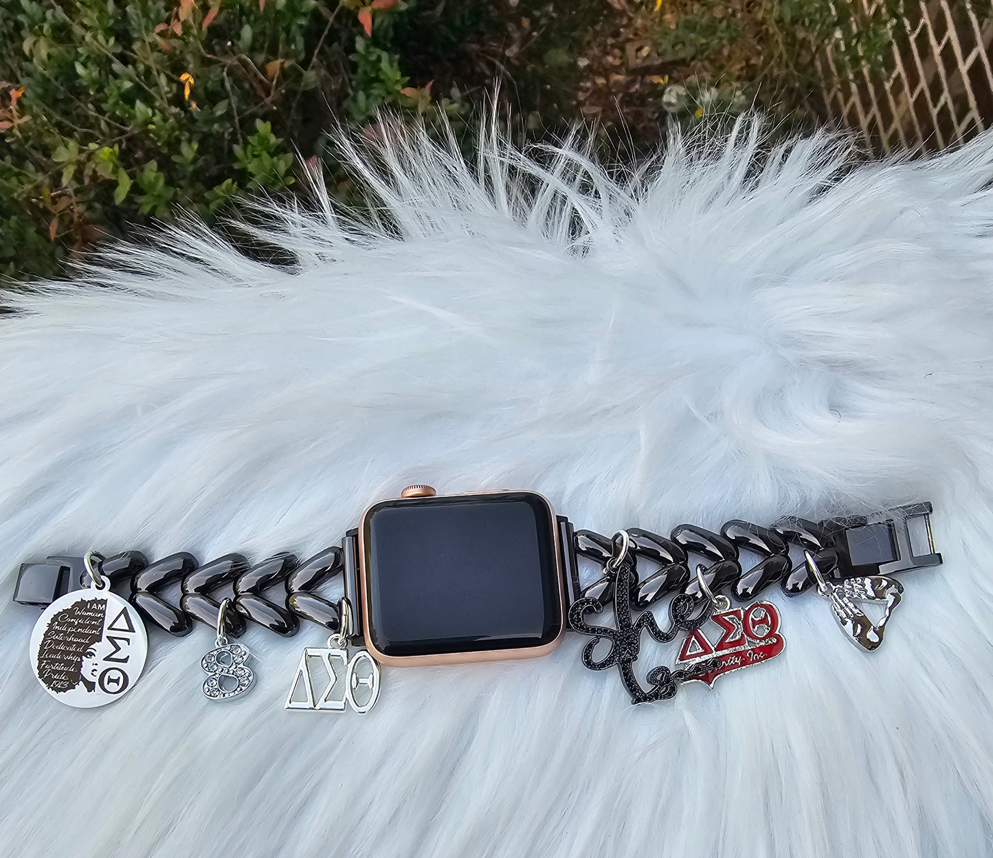 Delta Sigma Theta Custom Fit Sorority Apple Link Watch Band (please message with line number if would like added to design)