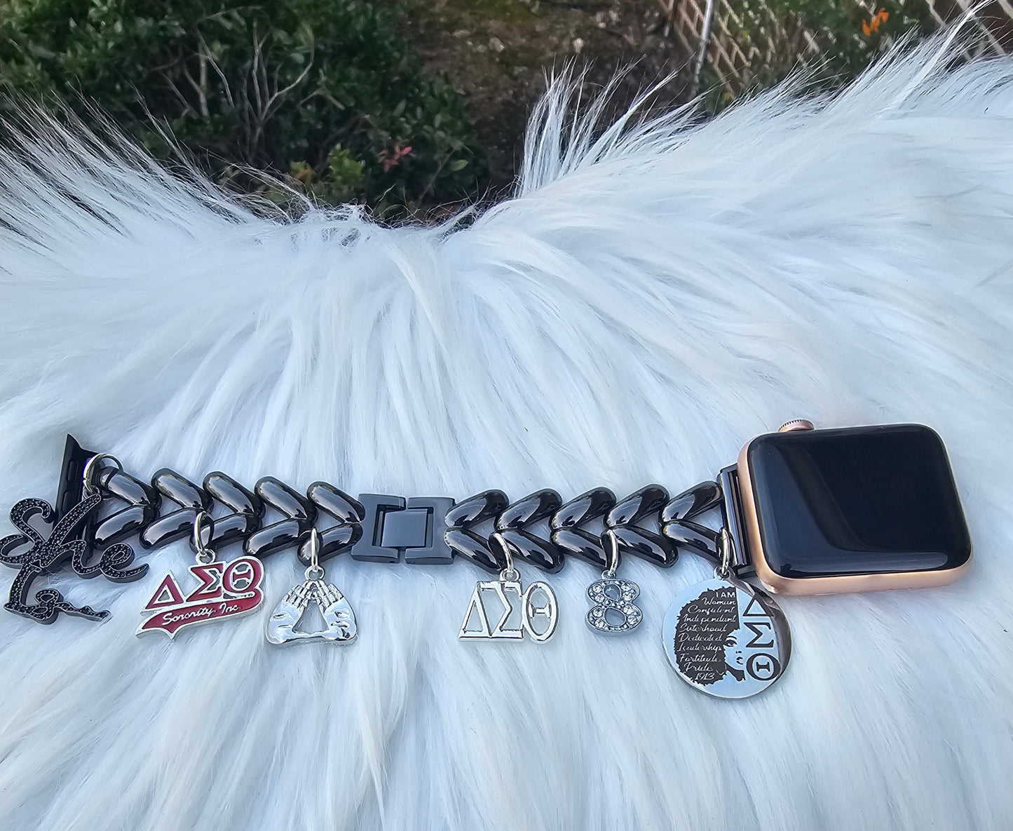 Delta Sigma Theta Custom Fit Sorority Apple Link Watch Band (please message with line number if would like added to design)