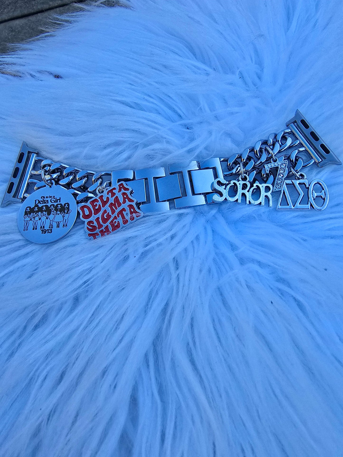 Delta Sigma Theta Apple Link Custom Fit Watch Band (Please message shop with line number if you would like added to design)