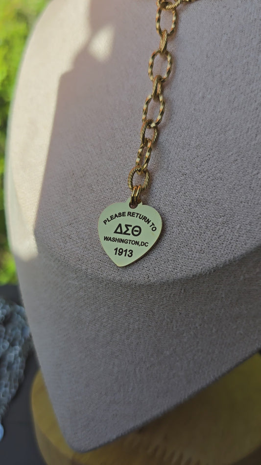 Delta Sigma Theta Heart Lariat necklace- Sorority necklace - Delta Jewelry - Delta Sigma Theta gift - HBCU - Divine Nine Sororities