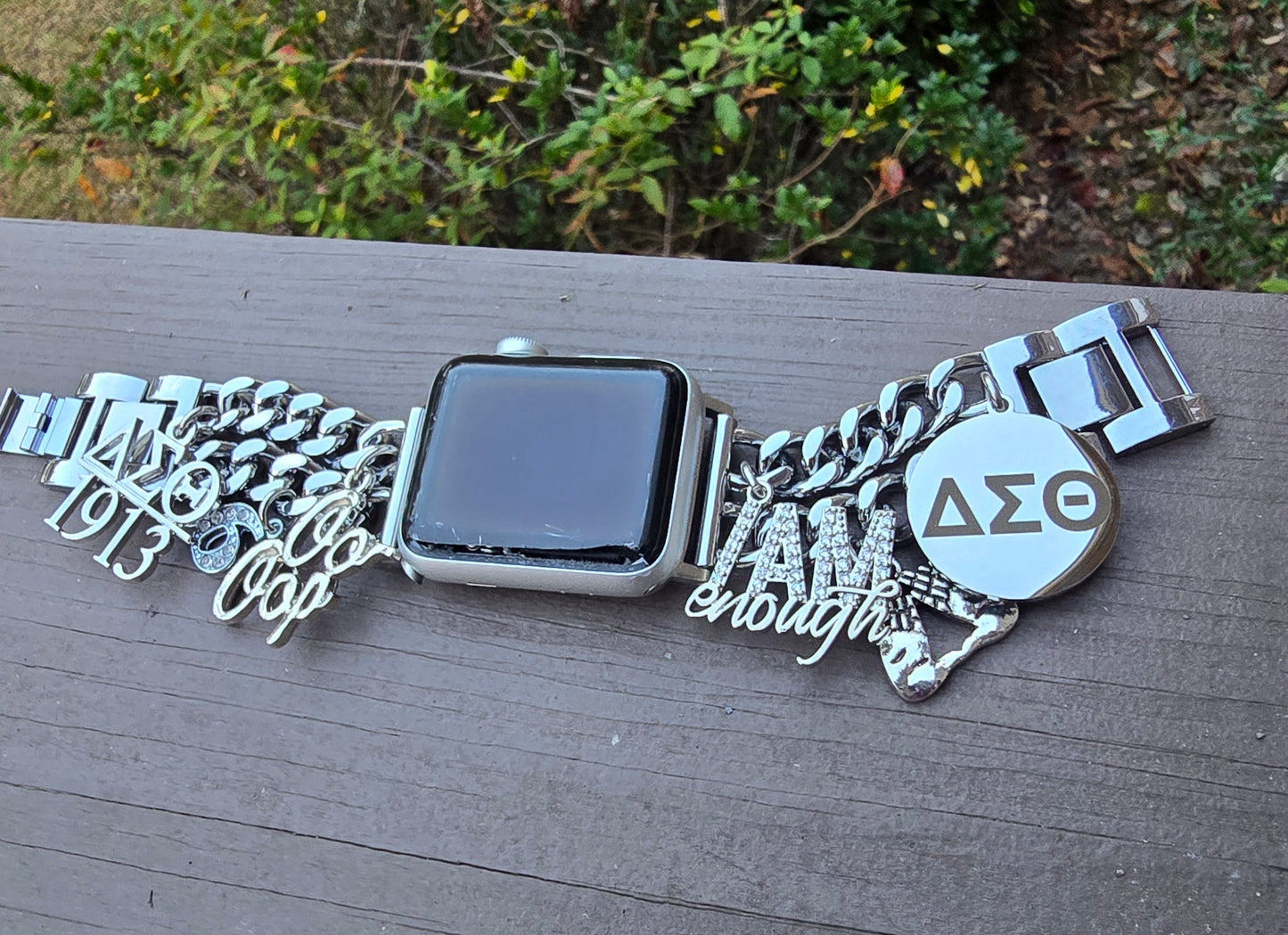 Delta Sigma Theta Custom Fit Sorority Apple Link Watch Band (Please message shop with line number if you would like added to design)
