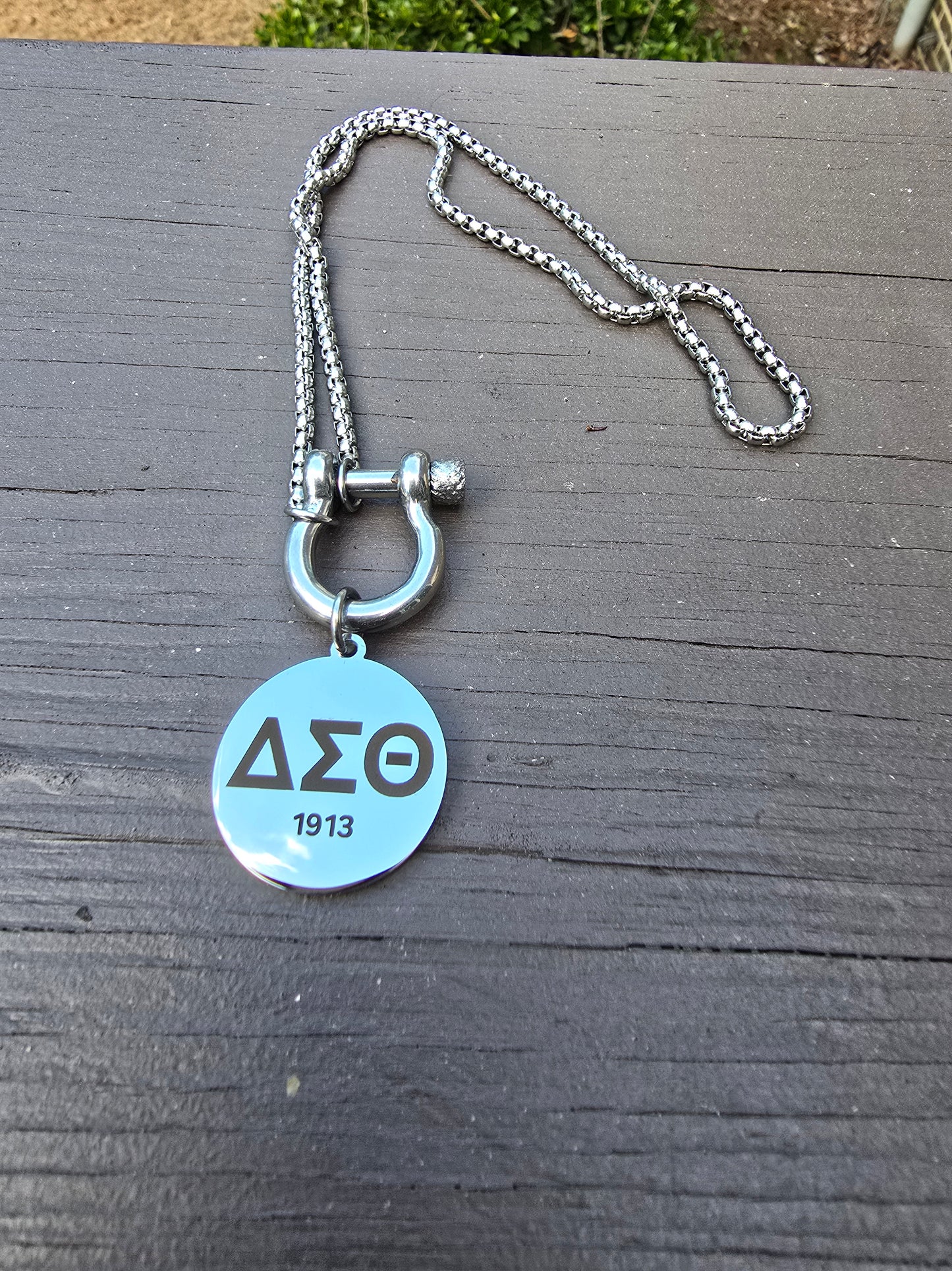 Delta Sigma Theta Horseshoe Clasp Sorority Necklaces - DST Greek Letter Sorority Necklace - Delta Sigma Theta Jewelry