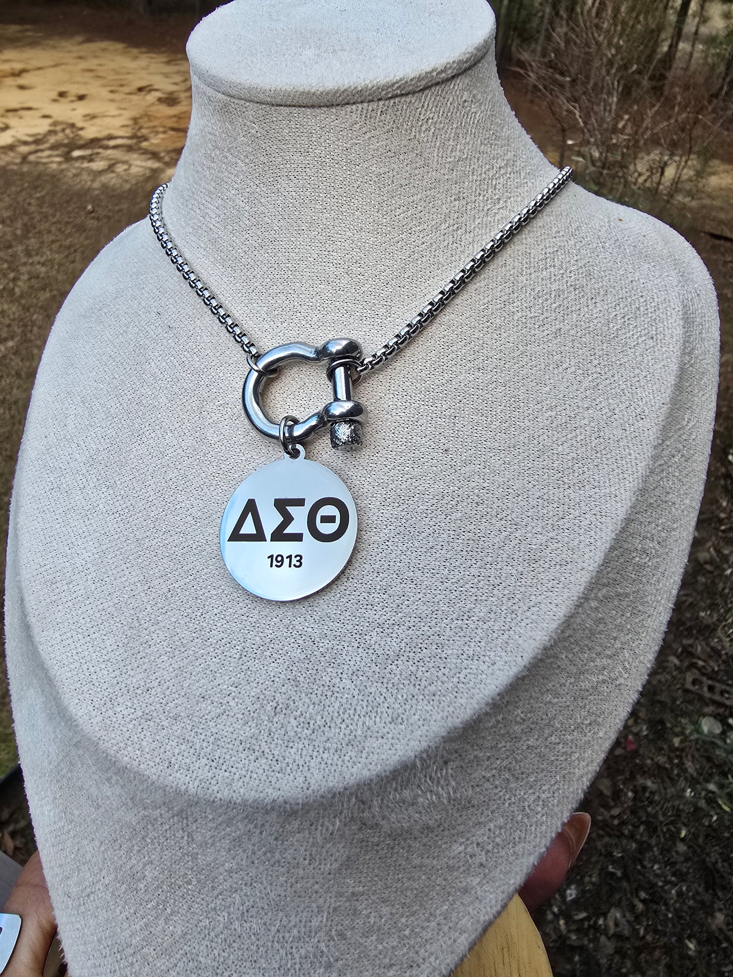 Delta Sigma Theta Horseshoe Clasp Sorority Necklaces - DST Greek Letter Sorority Necklace - Delta Sigma Theta Jewelry