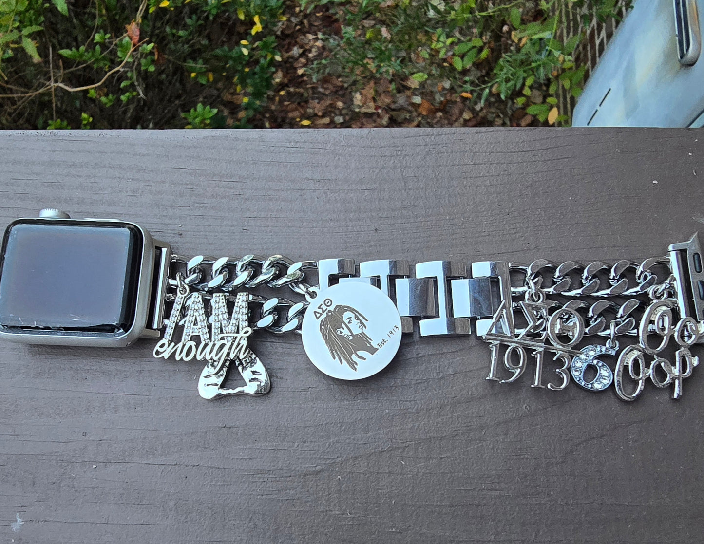 Delta Sigma Theta Custom Fit Sorority Apple Link Watch Band (Please message shop with line number if you would like added to design)