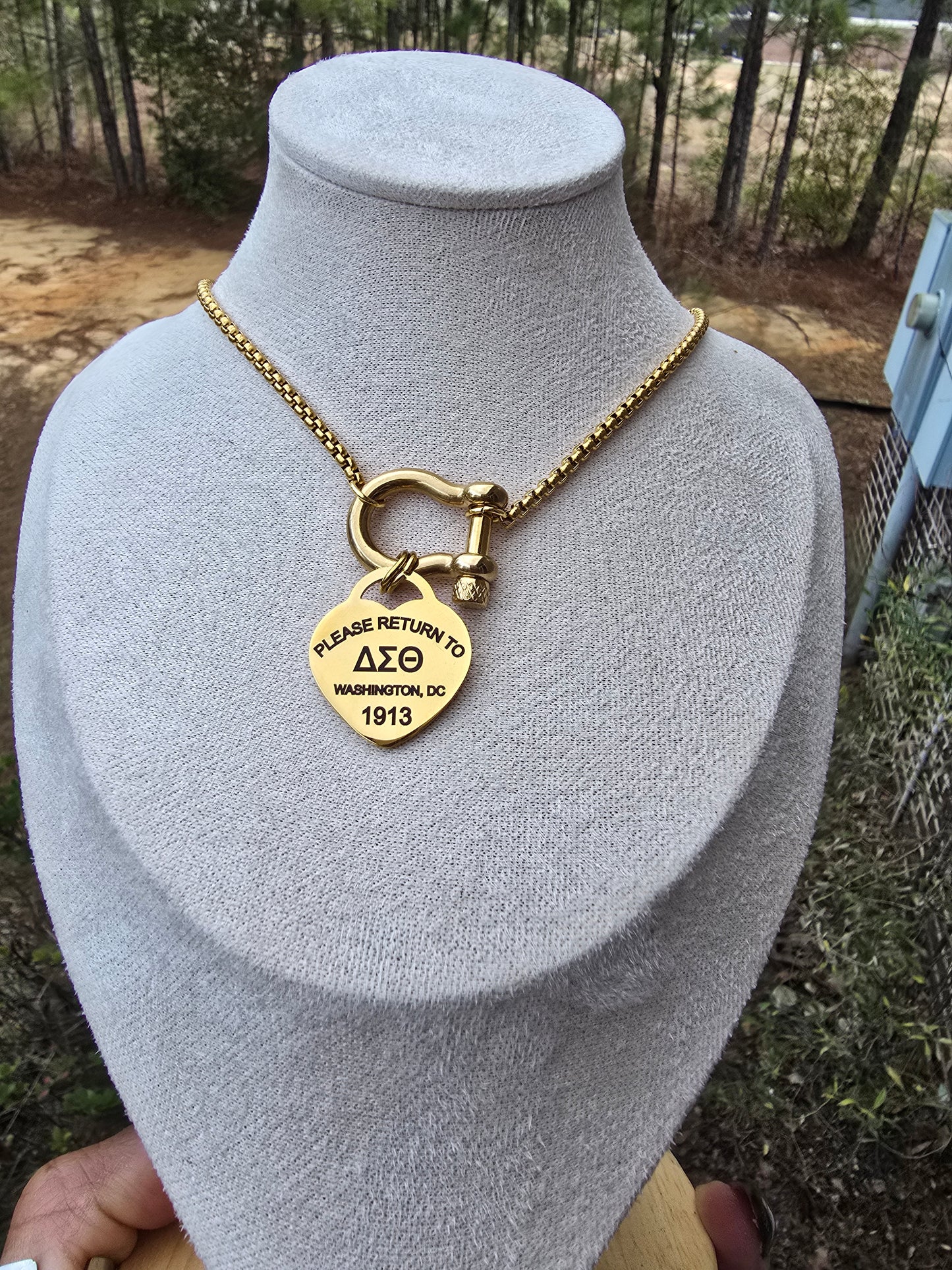 Delta Sigma Theta Horseshoe Clasp Sorority Necklaces - DST Greek Letter Sorority Necklace - Delta Sigma Theta Jewelry