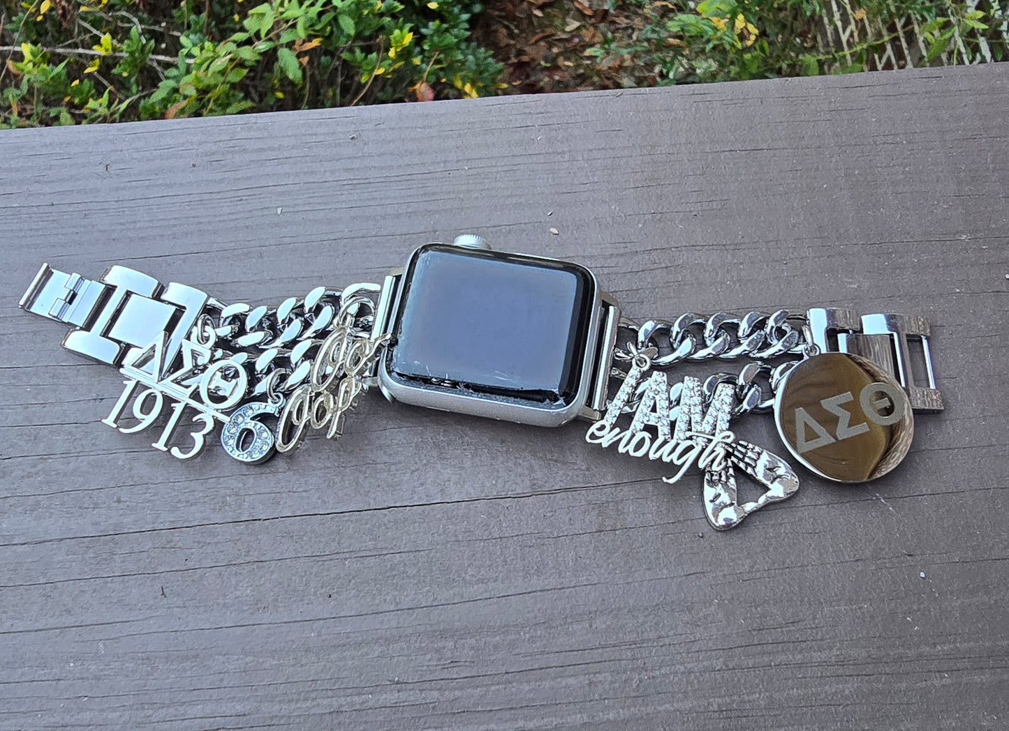 Delta Sigma Theta Custom Fit Sorority Apple Link Watch Band (Please message shop with line number if you would like added to design)
