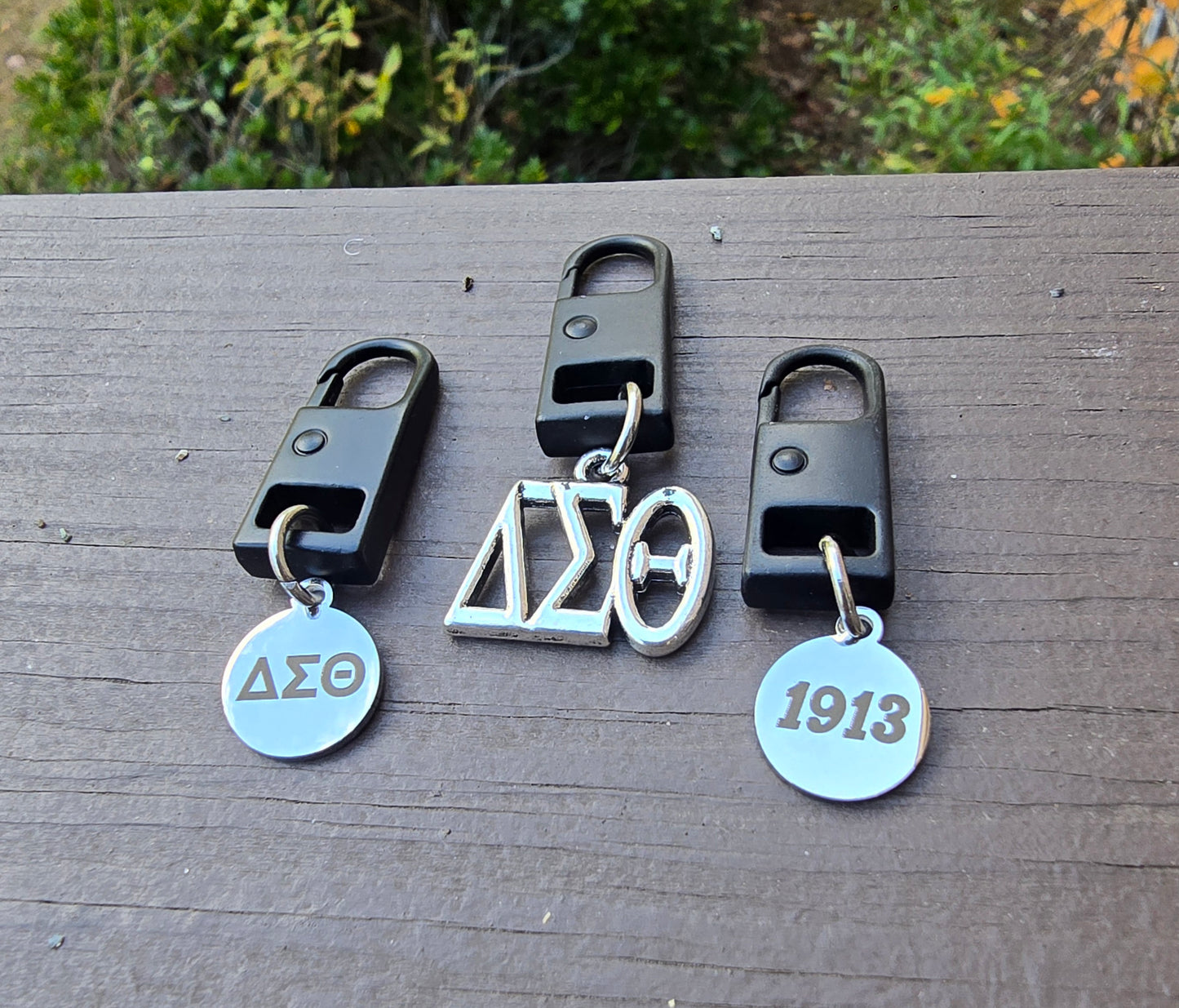 Delta Sigma Theta Zipper Pull in sets of 3, Zipper Charms, Sorority Zipper Tags Bag Tag, DST Gift