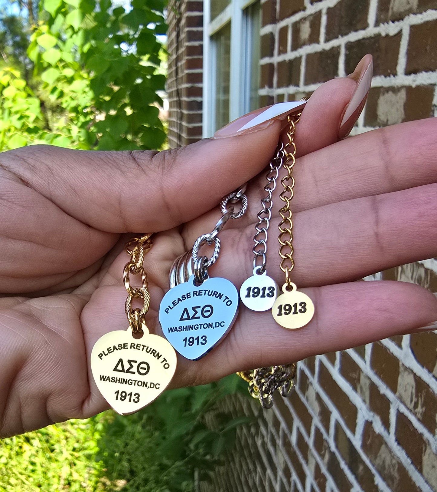 Delta Sigma Theta Heart Lariat necklace- Sorority necklace - Delta Jewelry - Delta Sigma Theta gift - HBCU - Divine Nine Sororities