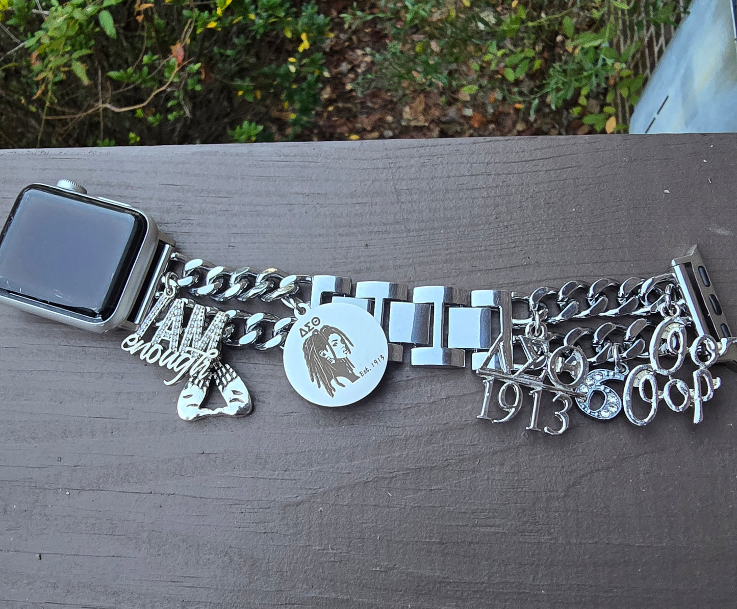 Delta Sigma Theta Custom Fit Sorority Apple Link Watch Band (Please message shop with line number if you would like added to design)