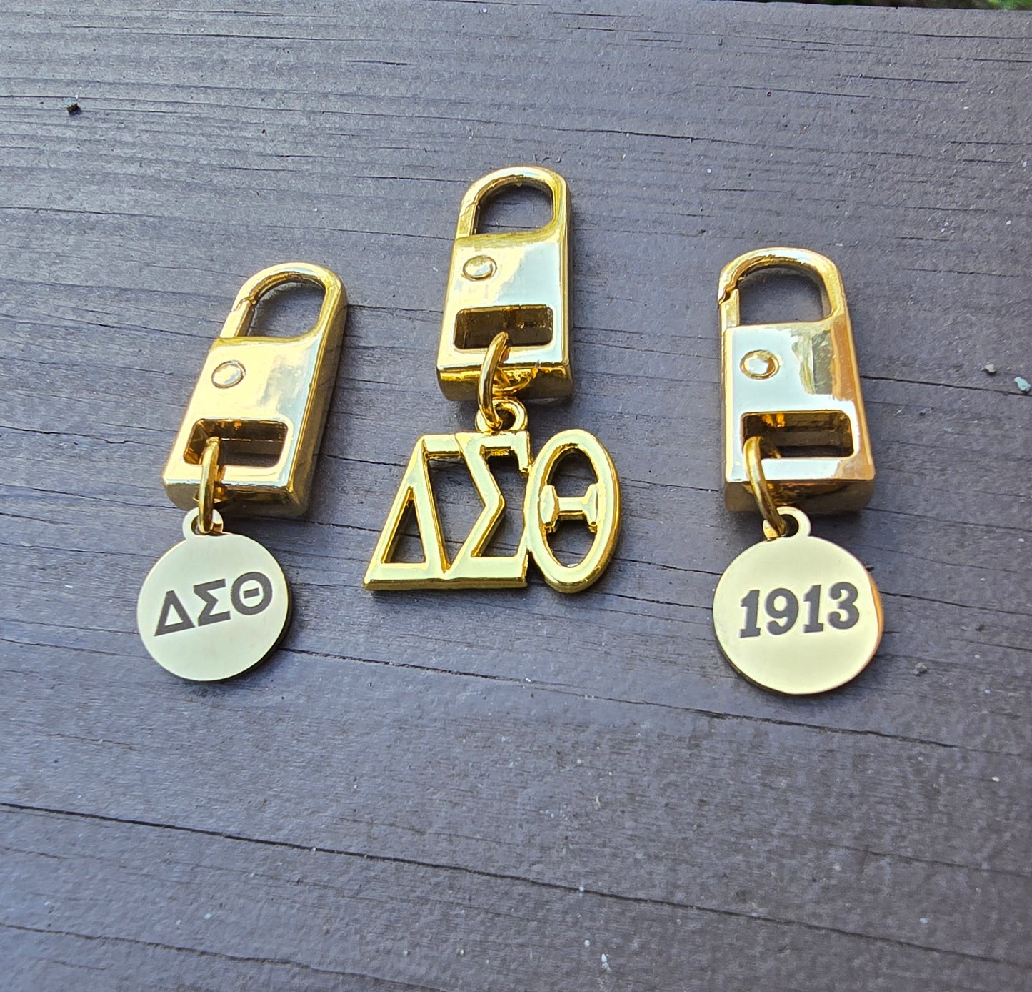 Delta Sigma Theta Zipper Pull in sets of 3, Zipper Charms, Sorority Zipper Tags Bag Tag, DST Gift