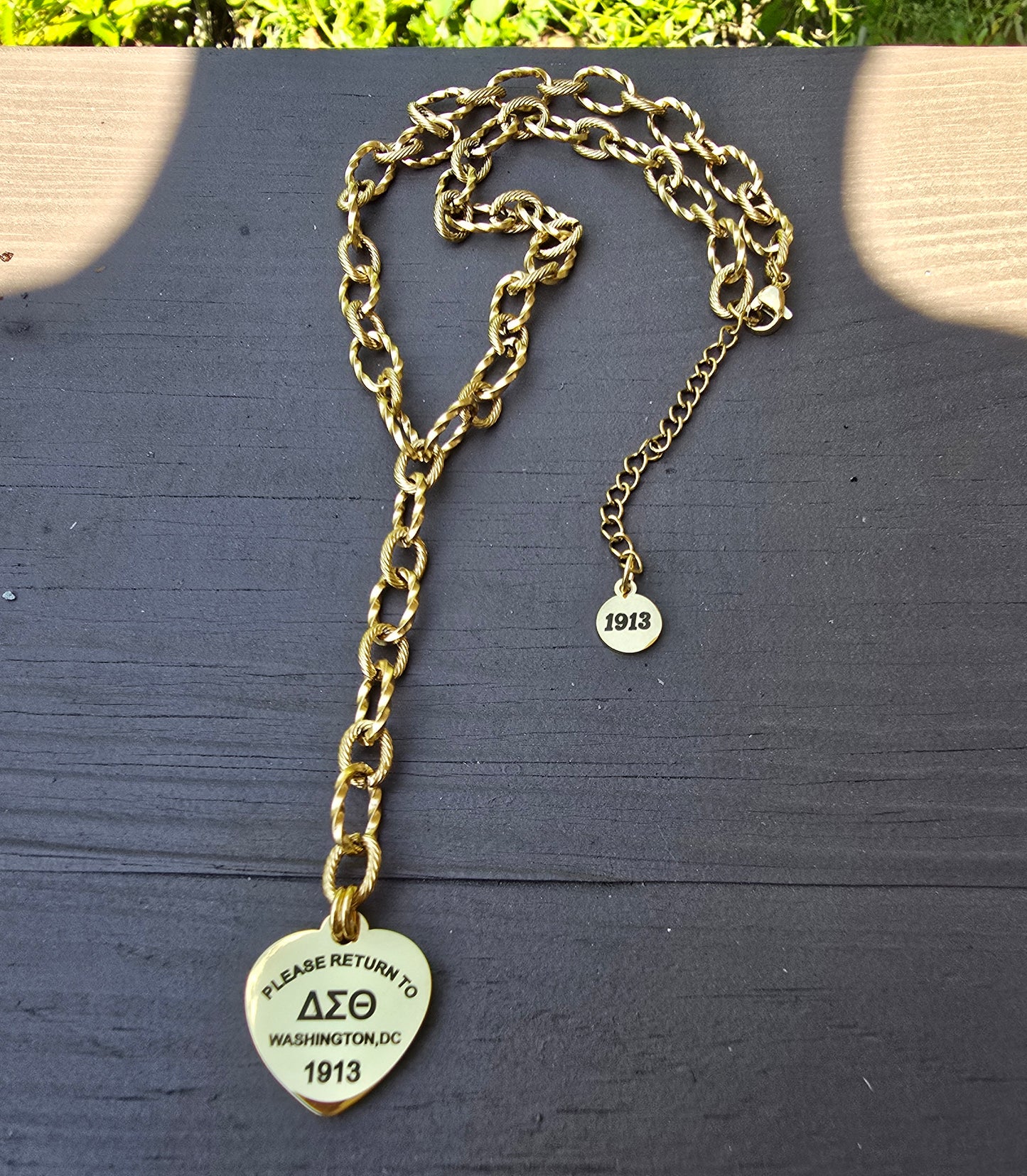 Delta Sigma Theta Heart Lariat necklace- Sorority necklace - Delta Jewelry - Delta Sigma Theta gift - HBCU - Divine Nine Sororities