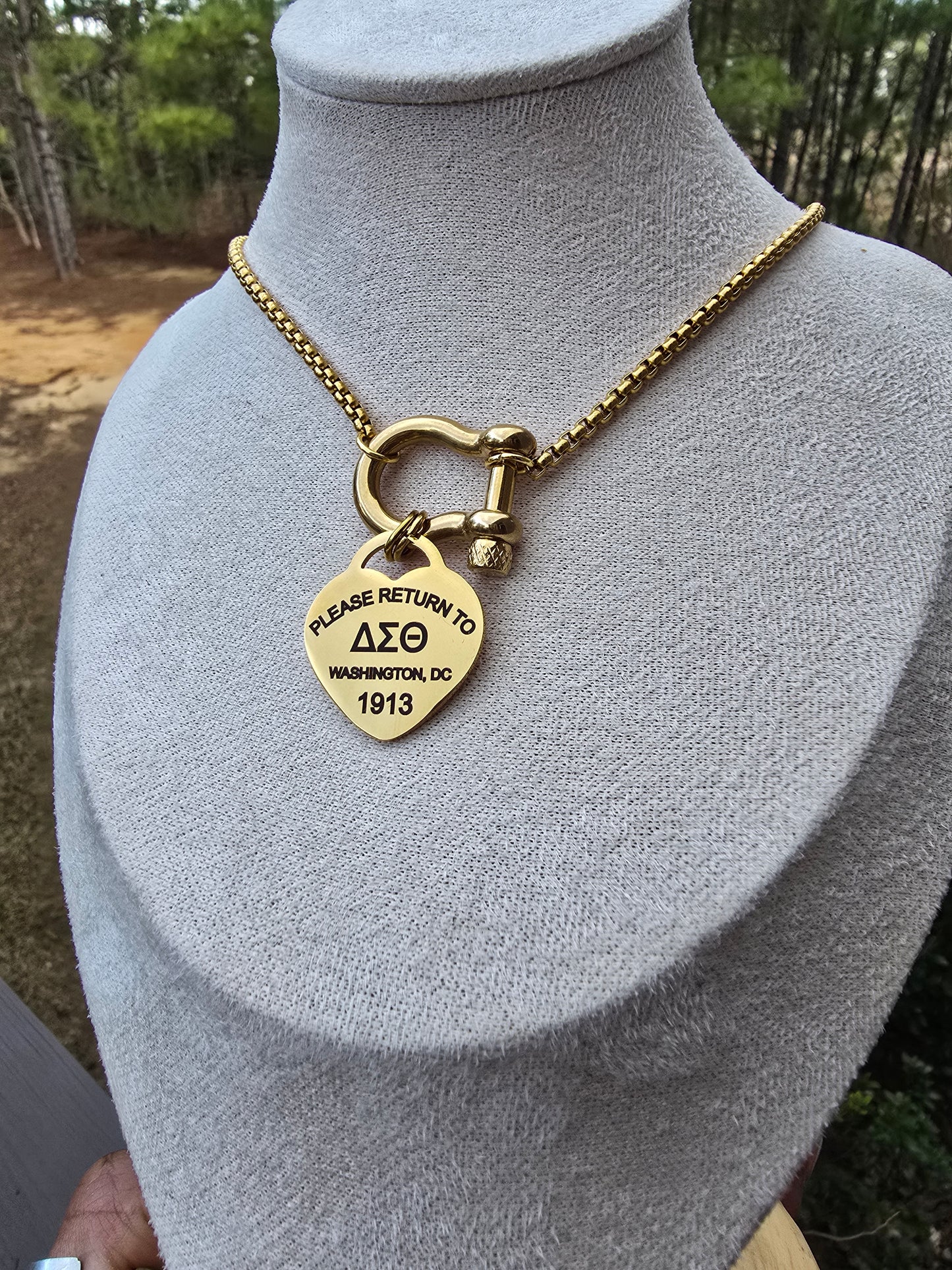 Delta Sigma Theta Horseshoe Clasp Sorority Necklaces - DST Greek Letter Sorority Necklace - Delta Sigma Theta Jewelry