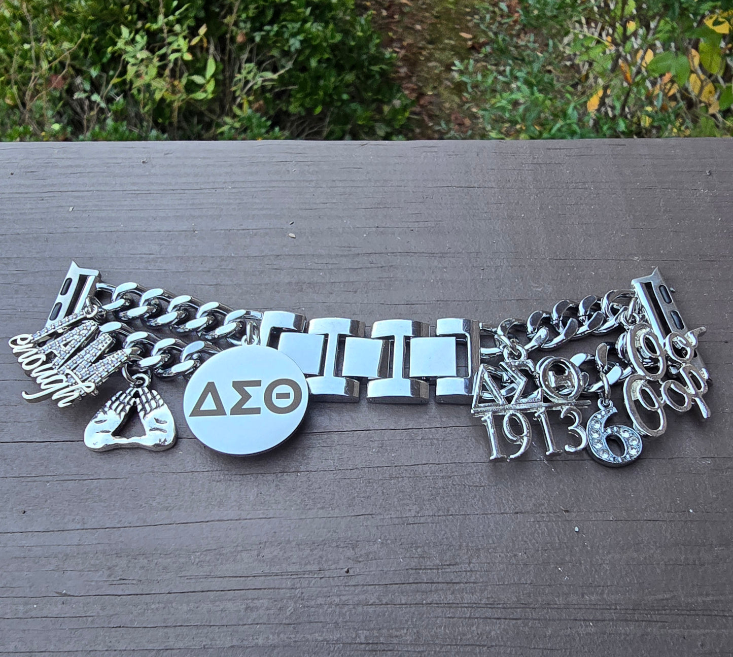 Delta Sigma Theta Custom Fit Sorority Apple Link Watch Band (Please message shop with line number if you would like added to design)