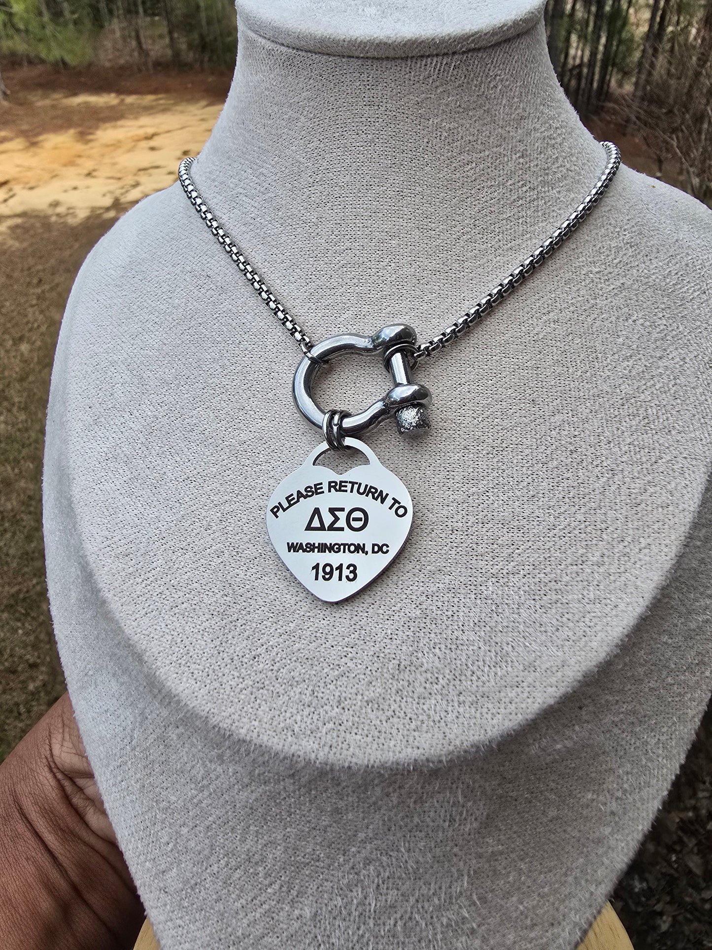 Delta Sigma Theta Horseshoe Clasp Sorority Necklaces - DST Greek Letter Sorority Necklace - Delta Sigma Theta Jewelry
