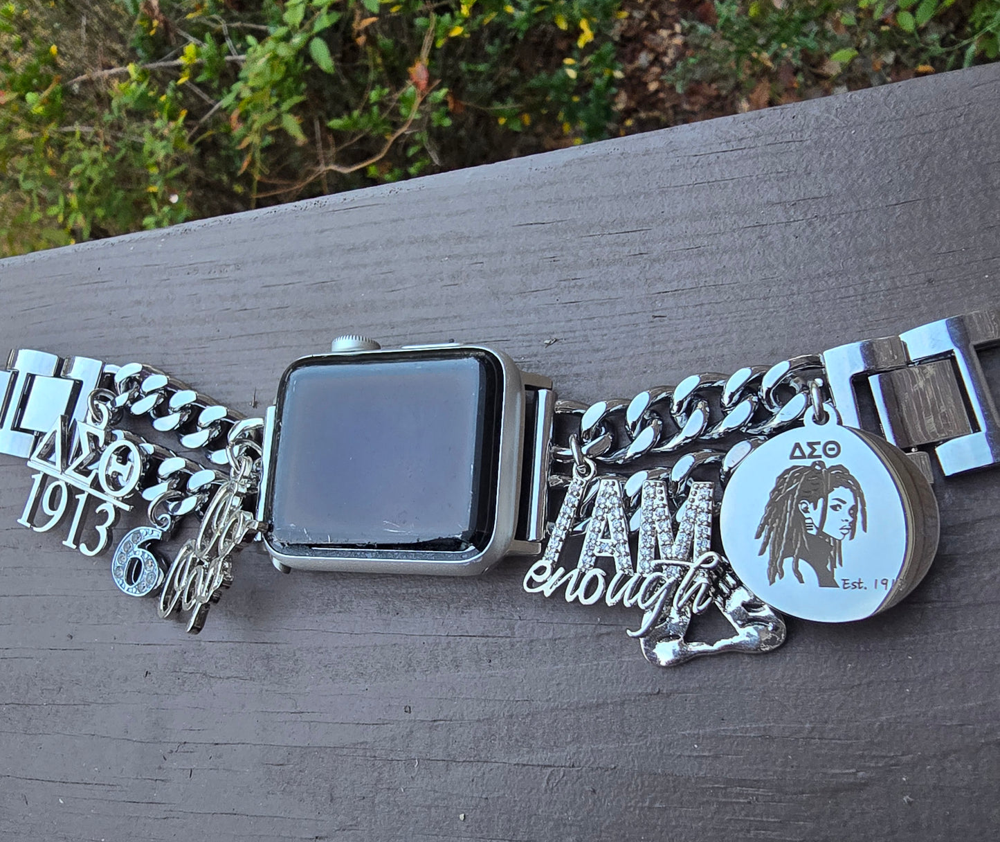 Delta Sigma Theta Custom Fit Sorority Apple Link Watch Band (Please message shop with line number if you would like added to design)