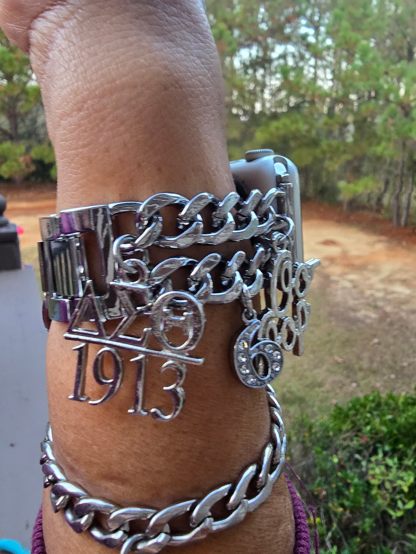 Delta Sigma Theta Custom Fit Sorority Apple Link Watch Band (Please message shop with line number if you would like added to design)