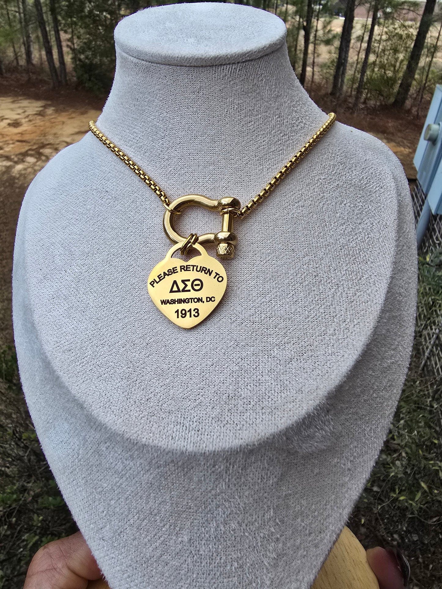 Delta Sigma Theta Horseshoe Clasp Sorority Necklaces - DST Greek Letter Sorority Necklace - Delta Sigma Theta Jewelry