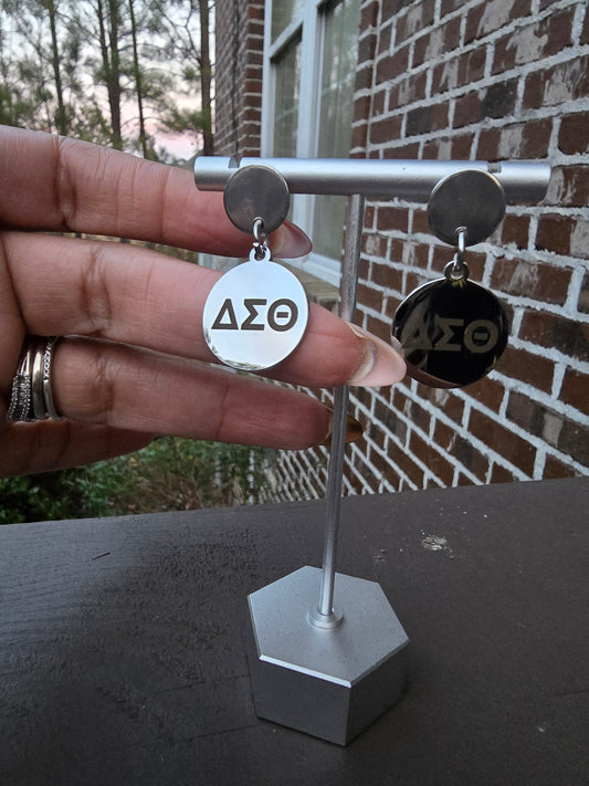 Delta Sigma Theta Dangling Earrings - DST Earrings - Delta Sigma Theta earrings - Sorority Jewelry - Sorority earrings