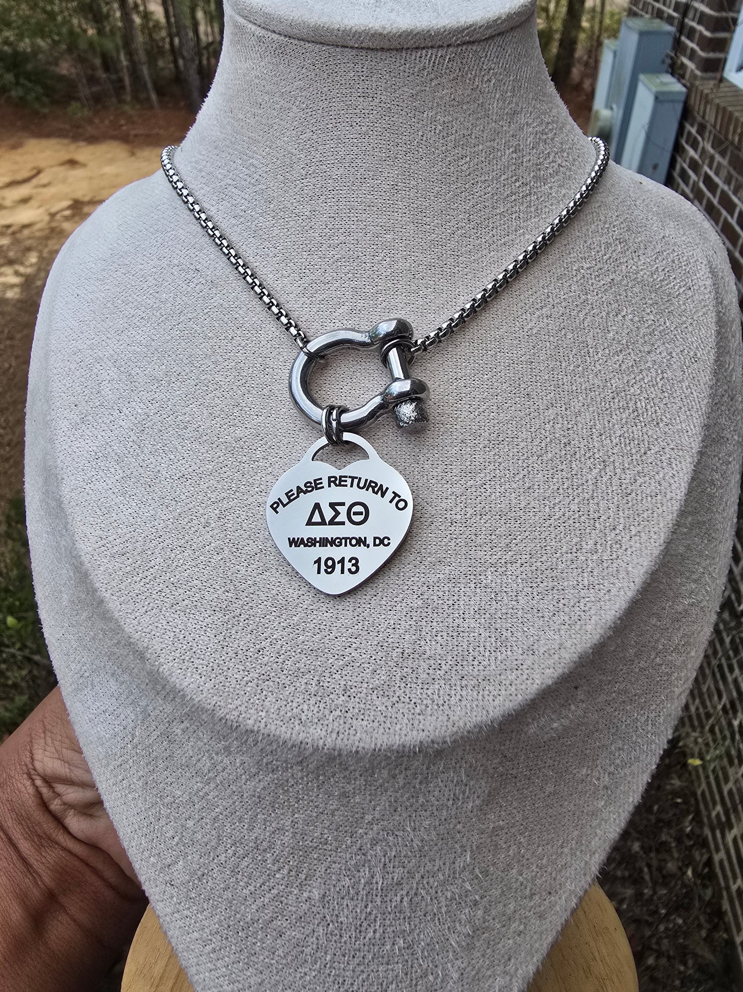 Delta Sigma Theta Horseshoe Clasp Sorority Necklaces - DST Greek Letter Sorority Necklace - Delta Sigma Theta Jewelry