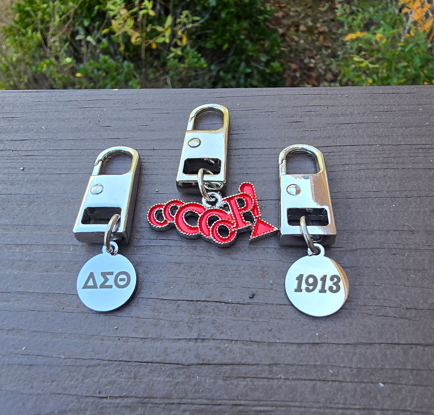 Delta Sigma Theta Zipper Pull in sets of 3, Zipper Charms, Sorority Zipper Tags Bag Tag, DST Gift