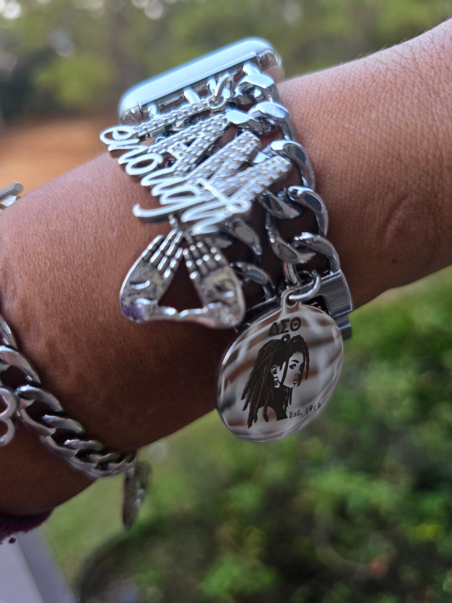 Delta Sigma Theta Custom Fit Sorority Apple Link Watch Band (Please message shop with line number if you would like added to design)