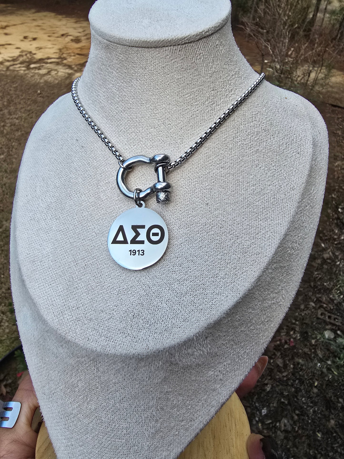 Delta Sigma Theta Horseshoe Clasp Sorority Necklaces - DST Greek Letter Sorority Necklace - Delta Sigma Theta Jewelry