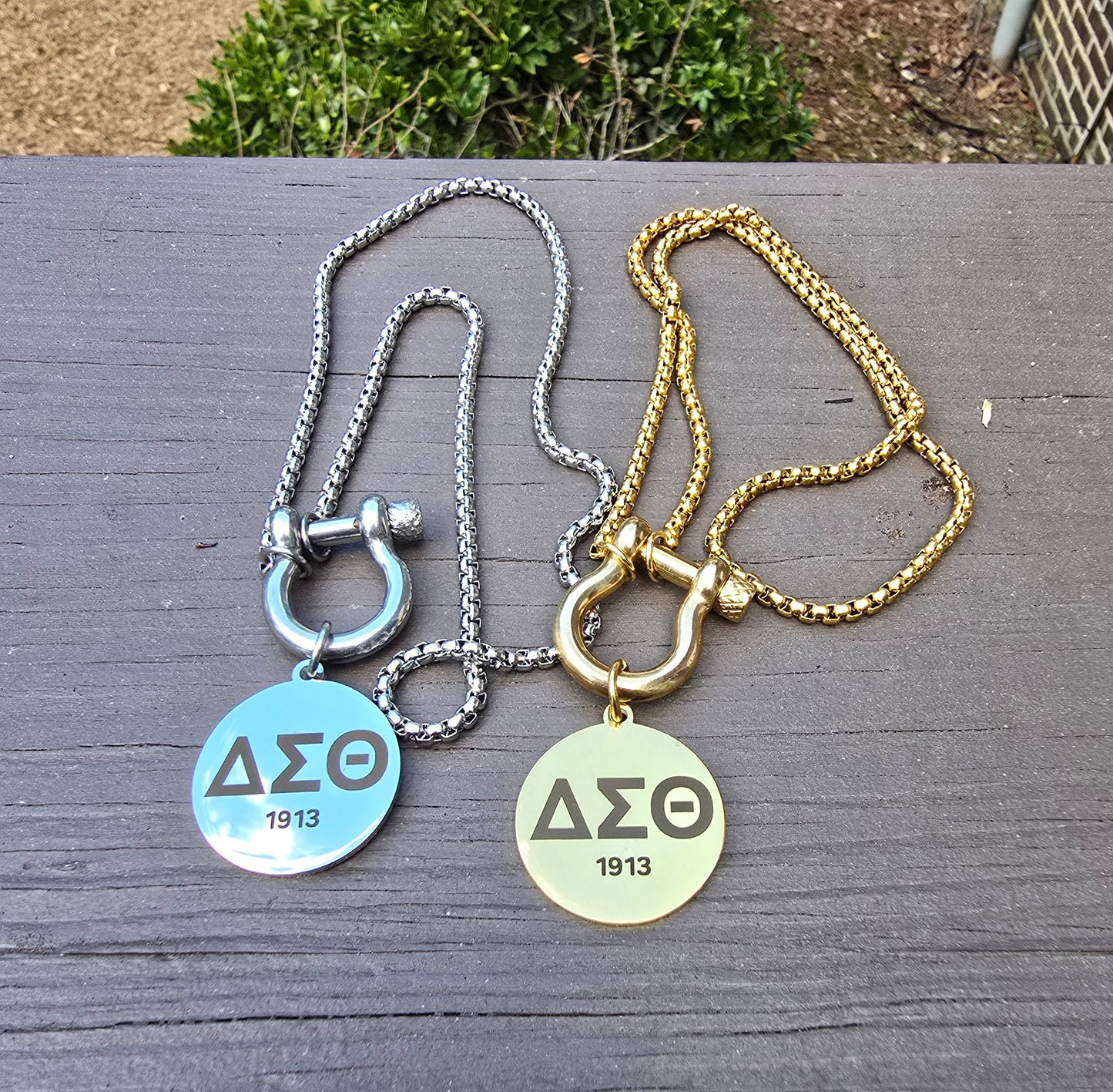 Delta Sigma Theta Horseshoe Clasp Sorority Necklaces - DST Greek Letter Sorority Necklace - Delta Sigma Theta Jewelry
