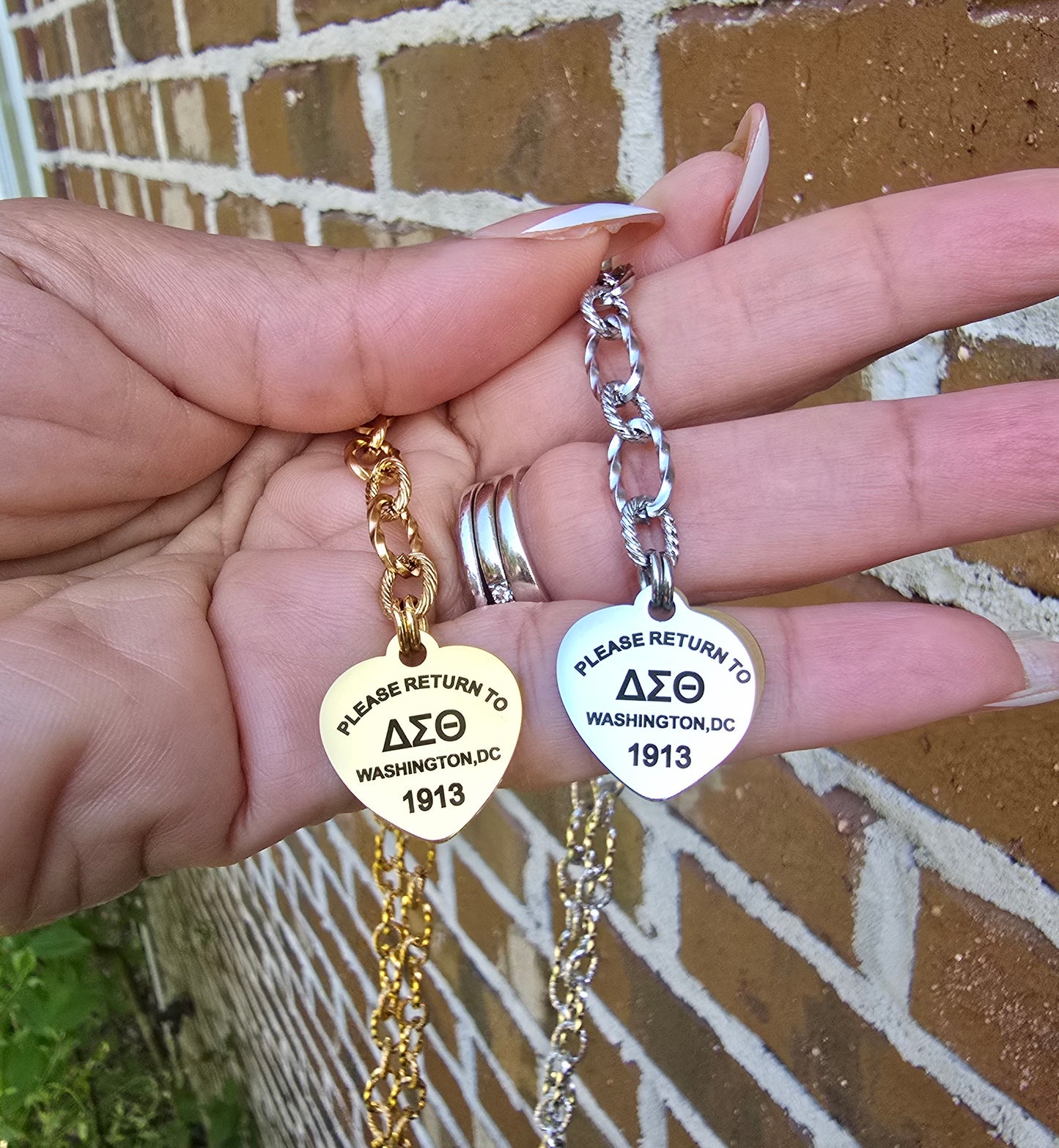 Delta Sigma Theta Heart Lariat necklace- Sorority necklace - Delta Jewelry - Delta Sigma Theta gift - HBCU - Divine Nine Sororities