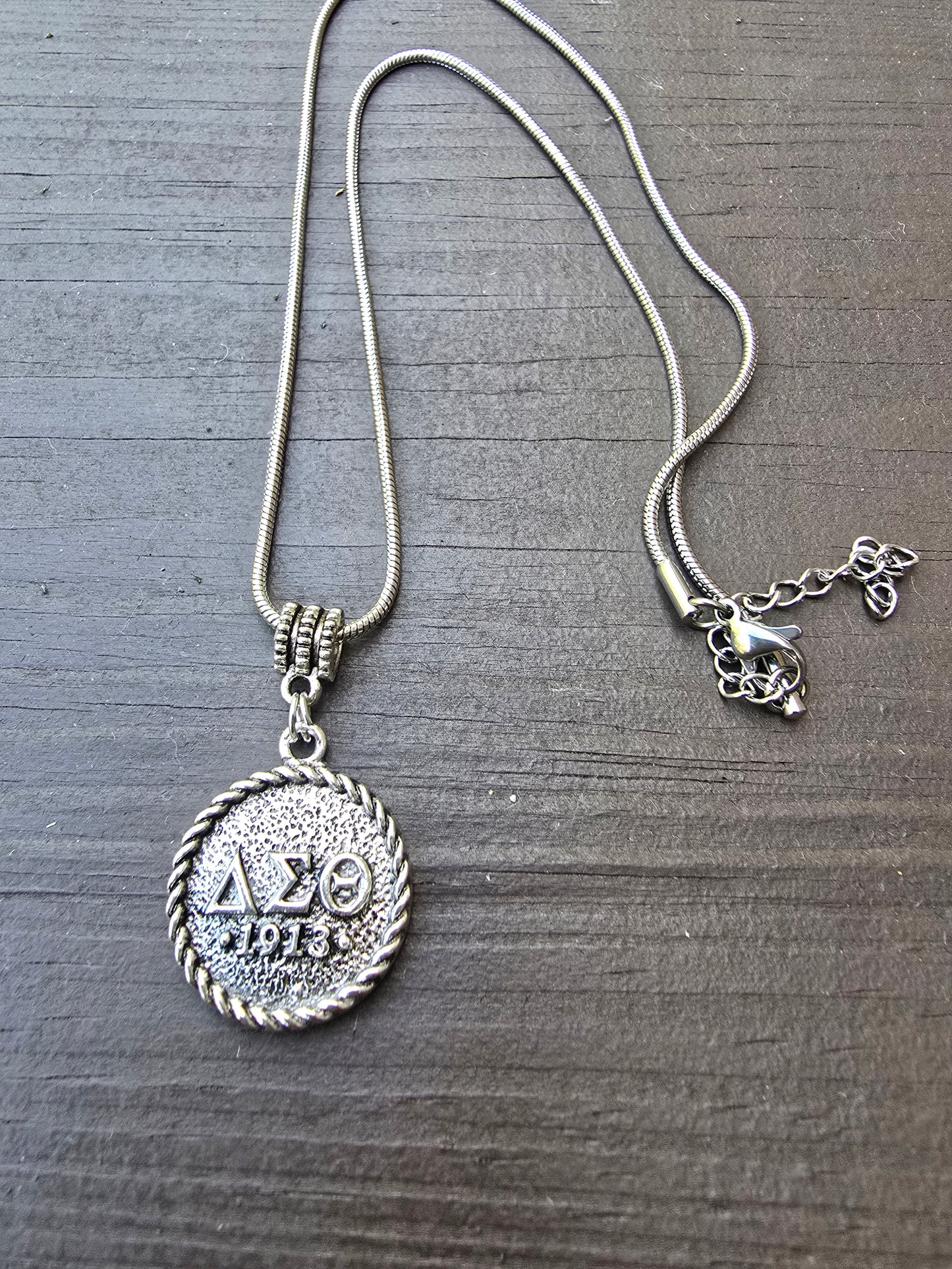 Delta Sigma Theta necklace- Sorority necklace - Delta Jewelry - Delta Sigma Theta gift - HBCU - Divine Nine Sororities