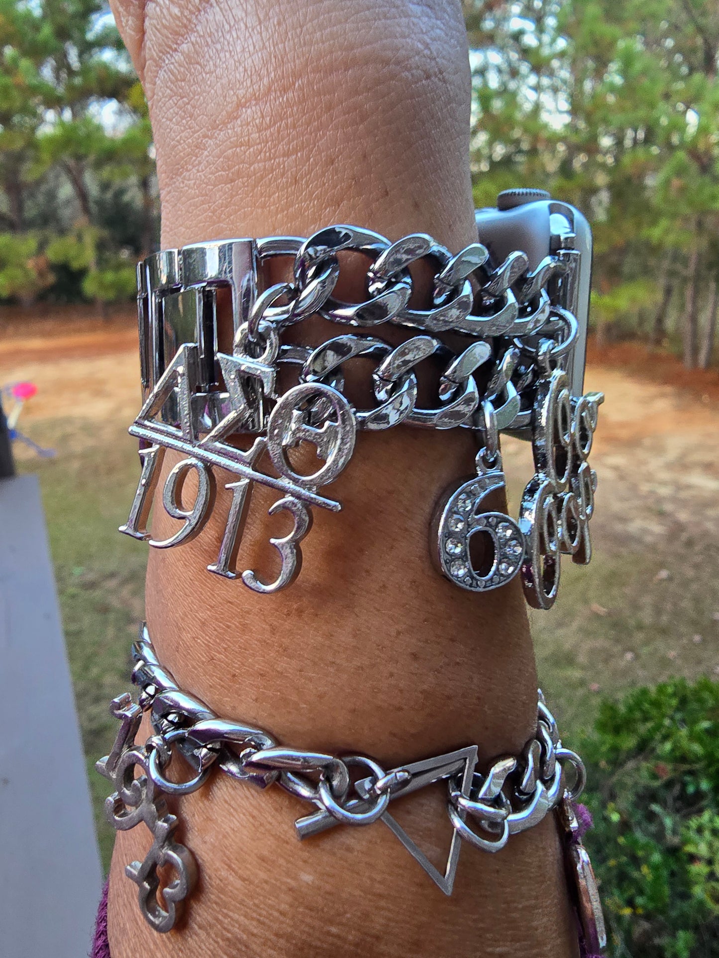Delta Sigma Theta Custom Fit Sorority Apple Link Watch Band (Please message shop with line number if you would like added to design)