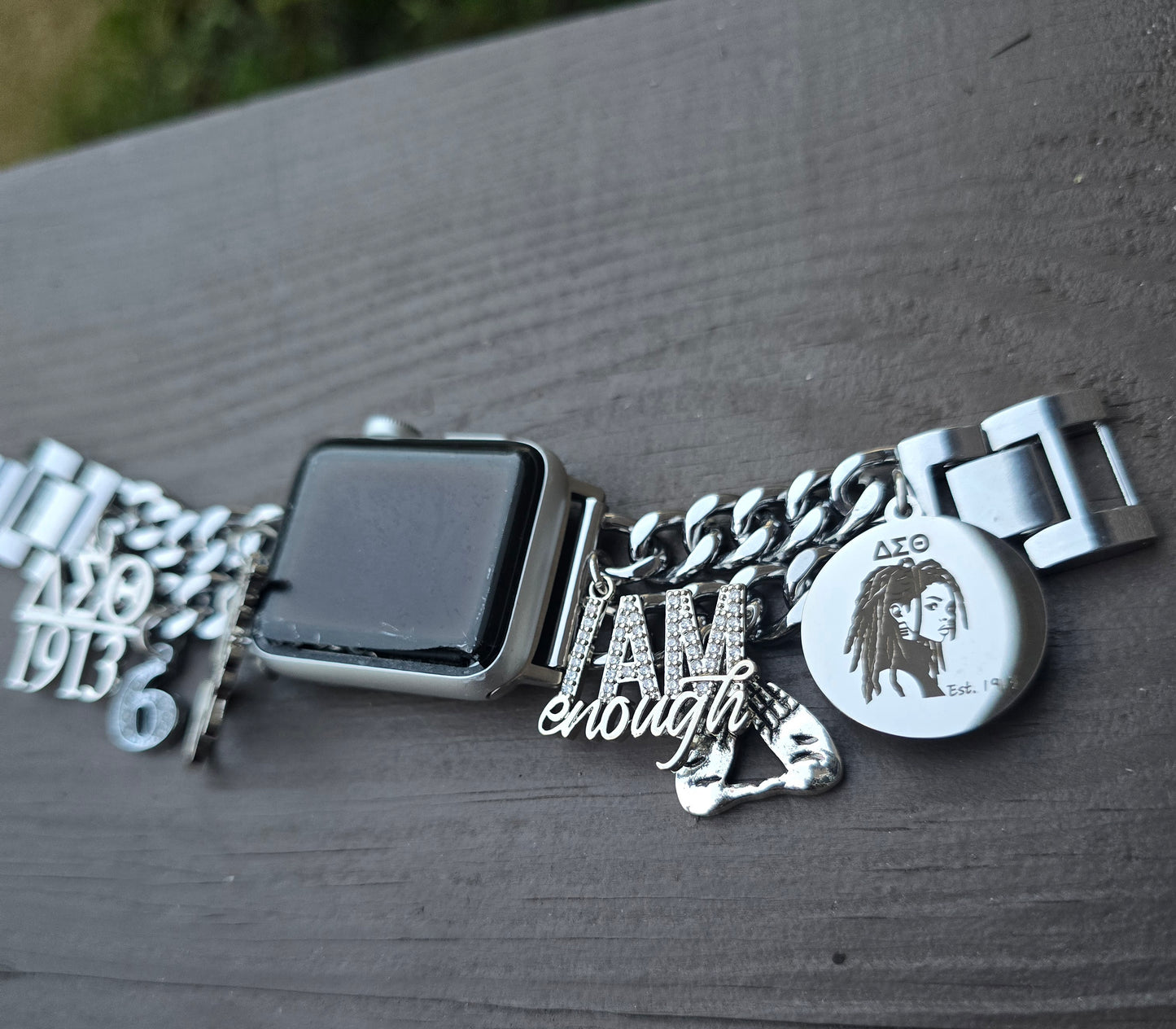 Delta Sigma Theta Custom Fit Sorority Apple Link Watch Band (Please message shop with line number if you would like added to design)