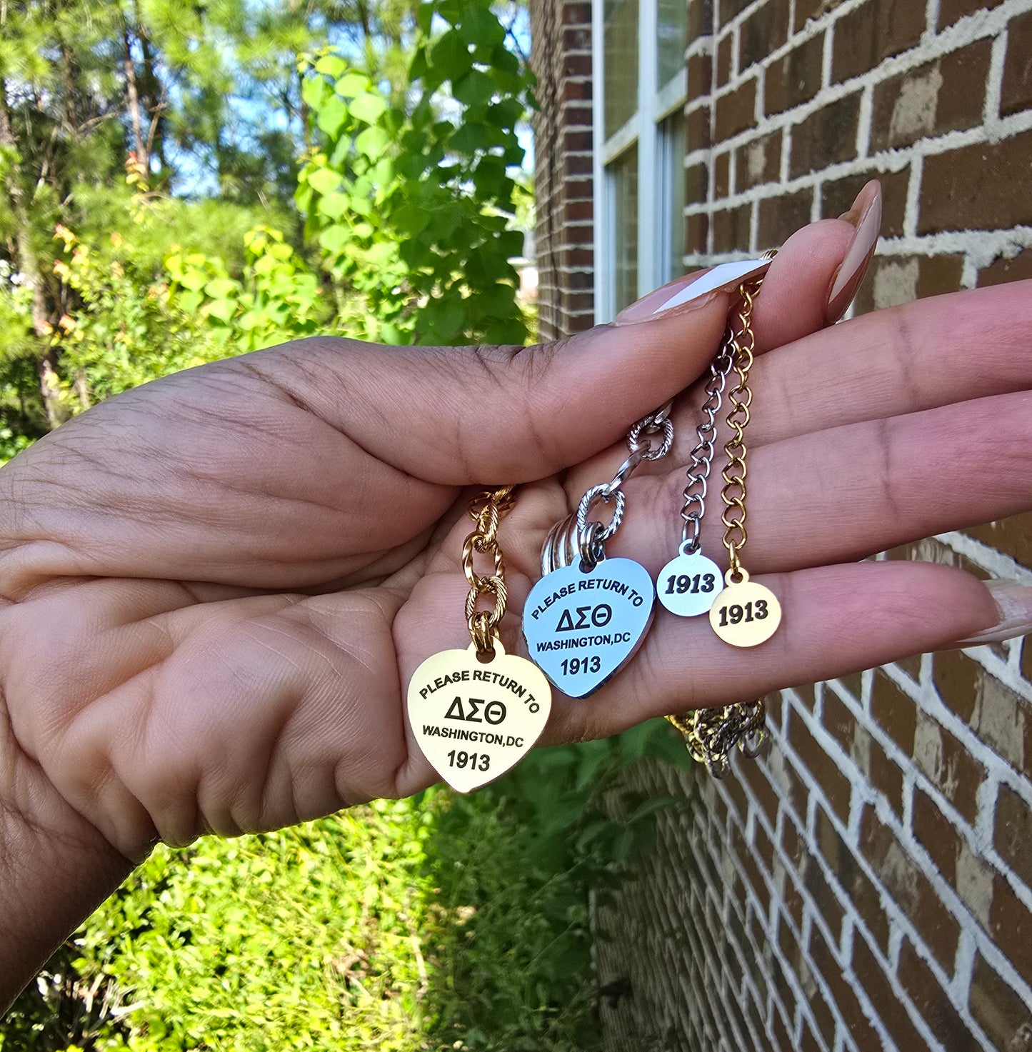 Delta Sigma Theta Heart Lariat necklace- Sorority necklace - Delta Jewelry - Delta Sigma Theta gift - HBCU - Divine Nine Sororities